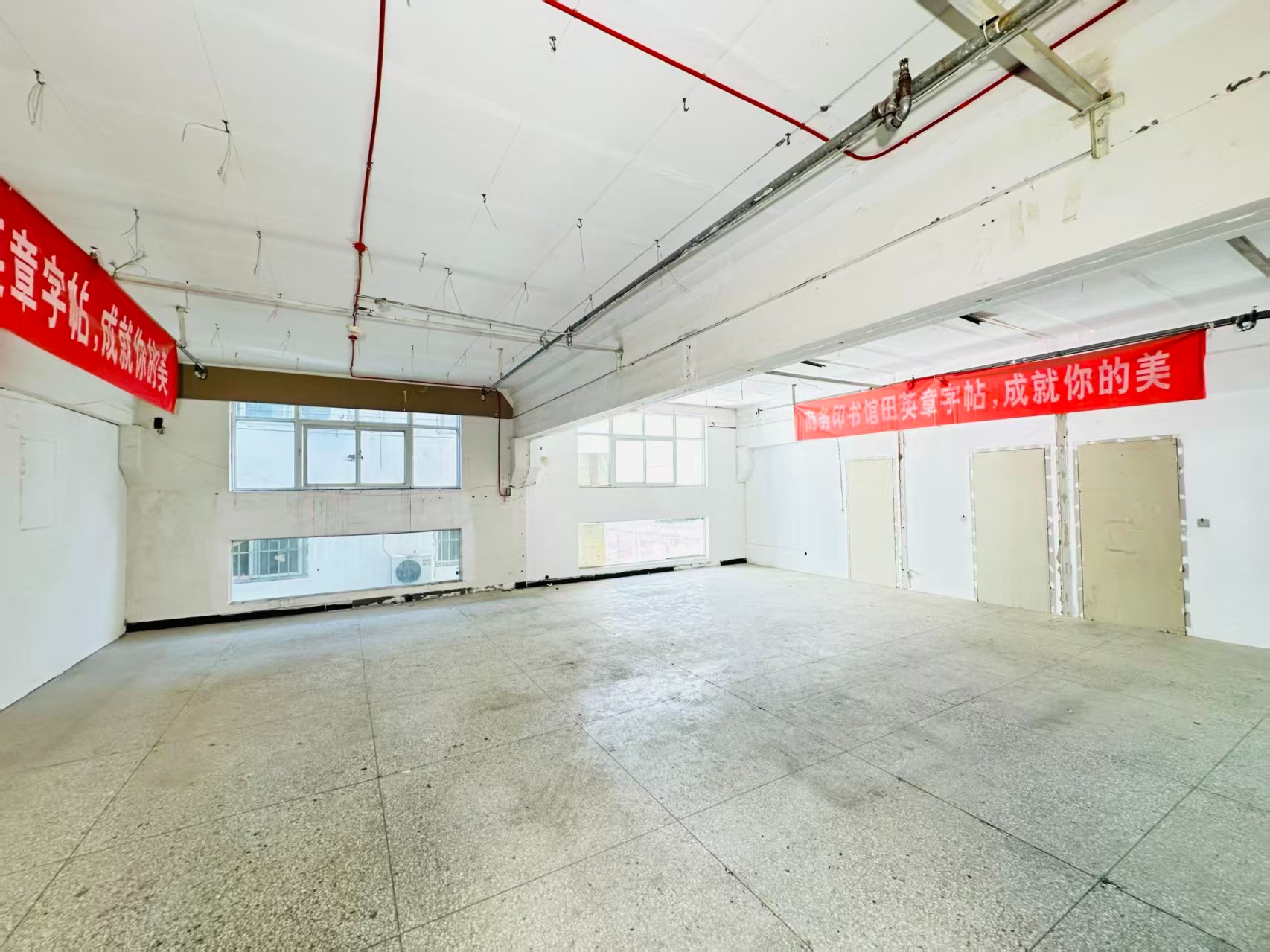 016县道重点吸引人工智能应用、数字经济、电商直播、智能制造服务、软件开发、科技创新企业及创业团队入驻